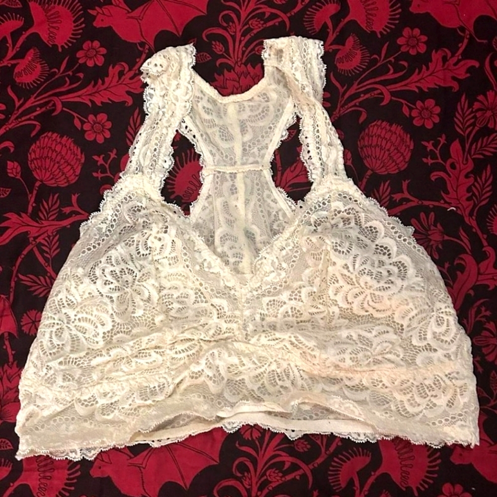 💥Torrid Curves Cream Lace Bralette
